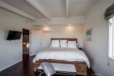 Tiny photo for 807 El Redondo Avenue, Redondo Beach, CA 90277 (MLS # SB25174571)