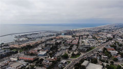 Tiny photo for 807 El Redondo Avenue, Redondo Beach, CA 90277 (MLS # SB25174571)