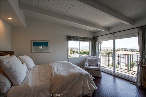 Tiny photo for 807 El Redondo Avenue, Redondo Beach, CA 90277 (MLS # SB25174571)