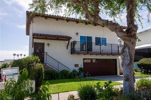 Tiny photo for 807 El Redondo Avenue, Redondo Beach, CA 90277 (MLS # SB25174571)