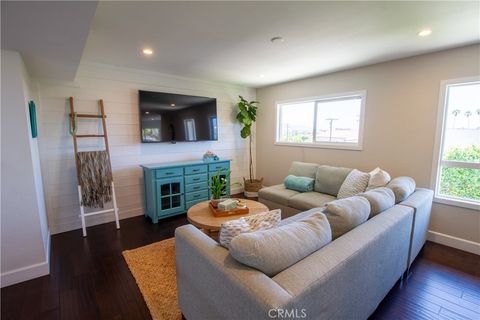 Tiny photo for 807 El Redondo Avenue, Redondo Beach, CA 90277 (MLS # SB25174571)