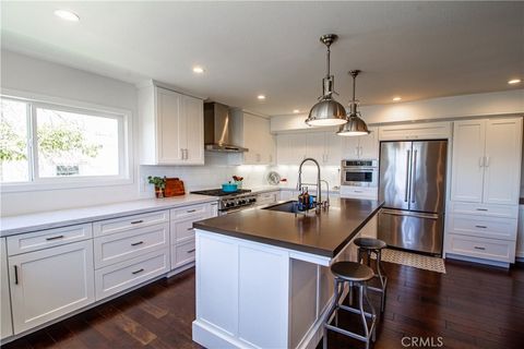 Tiny photo for 807 El Redondo Avenue, Redondo Beach, CA 90277 (MLS # SB25174571)