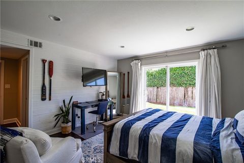 Tiny photo for 807 El Redondo Avenue, Redondo Beach, CA 90277 (MLS # SB25174571)