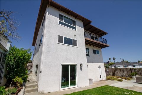 Tiny photo for 807 El Redondo Avenue, Redondo Beach, CA 90277 (MLS # SB25174571)