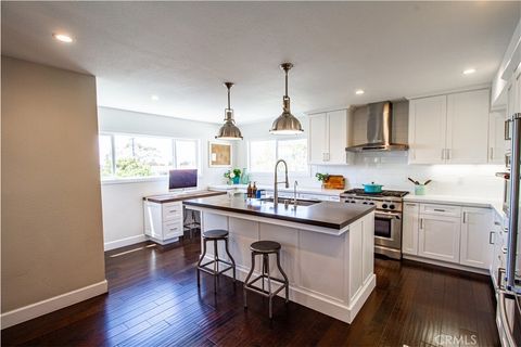 Tiny photo for 807 El Redondo Avenue, Redondo Beach, CA 90277 (MLS # SB25174571)