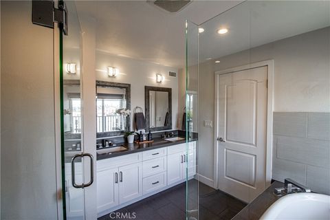 Tiny photo for 807 El Redondo Avenue, Redondo Beach, CA 90277 (MLS # SB25174571)