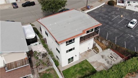 Tiny photo for 807 El Redondo Avenue, Redondo Beach, CA 90277 (MLS # SB25174571)