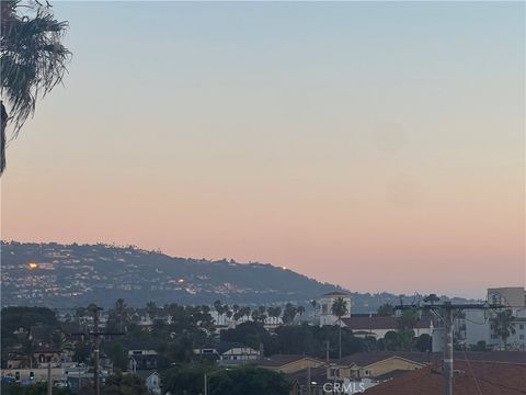 Tiny photo for 807 El Redondo Avenue, Redondo Beach, CA 90277 (MLS # SB25174571)