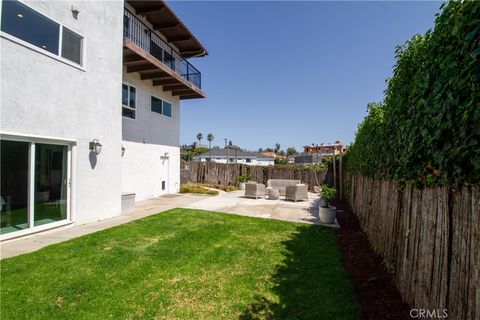 Tiny photo for 807 El Redondo Avenue, Redondo Beach, CA 90277 (MLS # SB25174571)