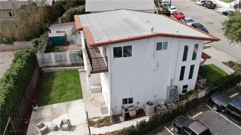 Tiny photo for 807 El Redondo Avenue, Redondo Beach, CA 90277 (MLS # SB25174571)