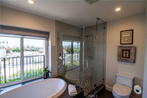 Tiny photo for 807 El Redondo Avenue, Redondo Beach, CA 90277 (MLS # SB25174571)