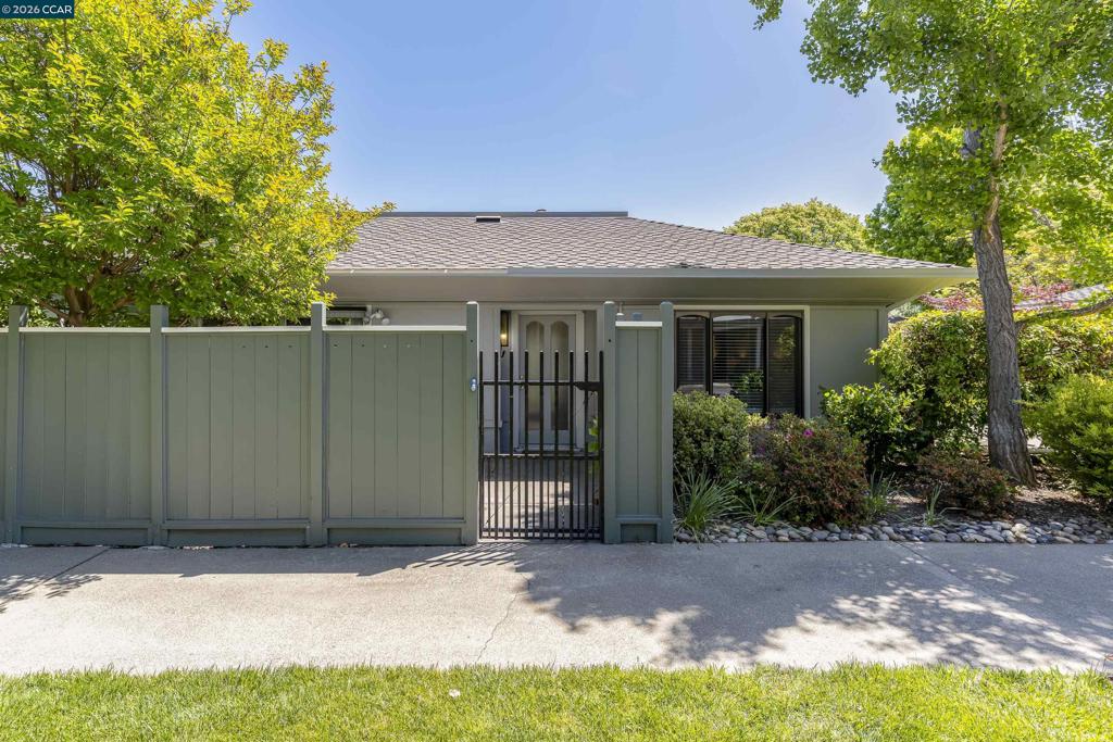 1109 Golden Rain Rd 4
