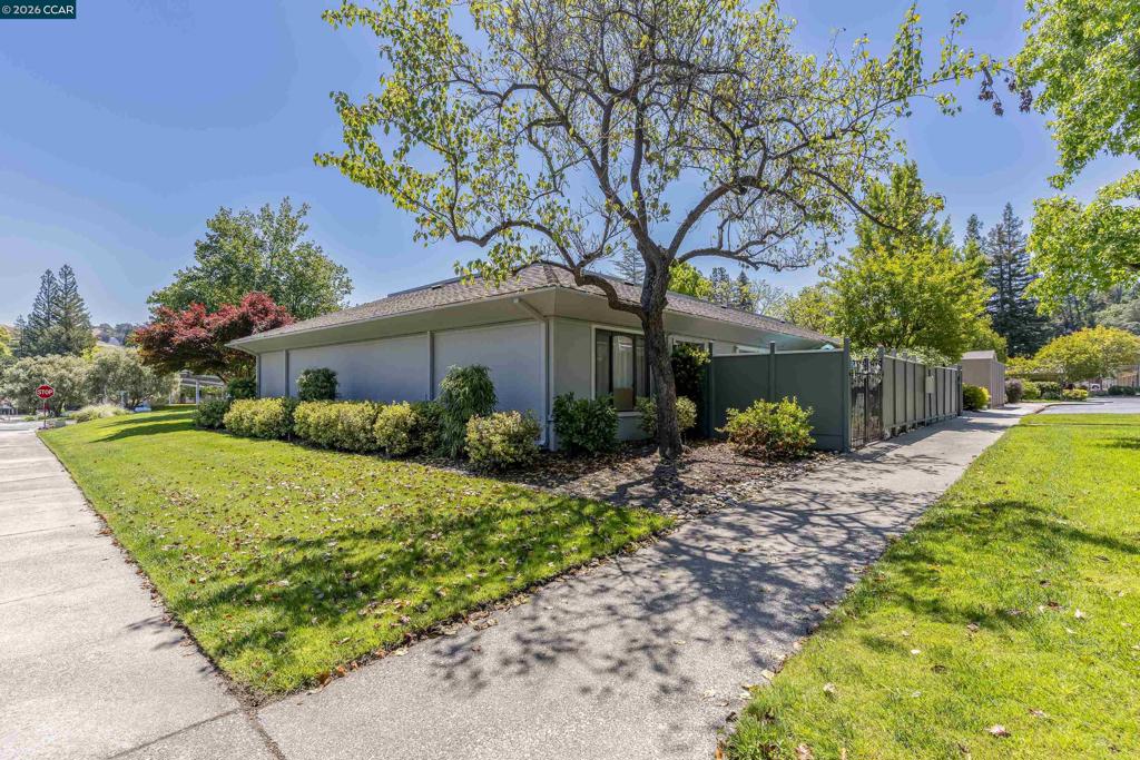 1109 Golden Rain Rd 4