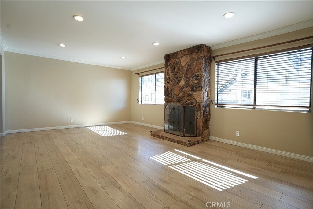 635 E Elmwood Avenue 204