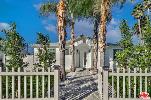 22131 Victory Boulevard Woodland Hills CA 91303