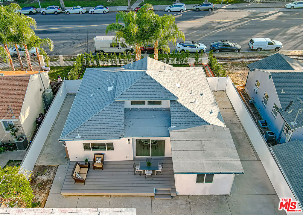 Properties 2 22131 Victory Boulevard