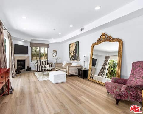 Photo of 718 N Croft Avenue #103, Los Angeles, CA 90069 (MLS # 26837977)