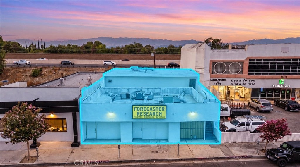 19621 Ventura Boulevard