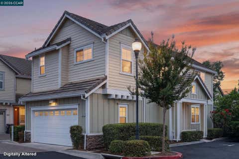 Photo of 1311 Tapestry Ln, Concord, CA 94520 (MLS # 41144579)