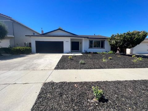 Photo of 1253 Ironbridge Way, San Jose, CA 95118 (MLS # ML82029996)