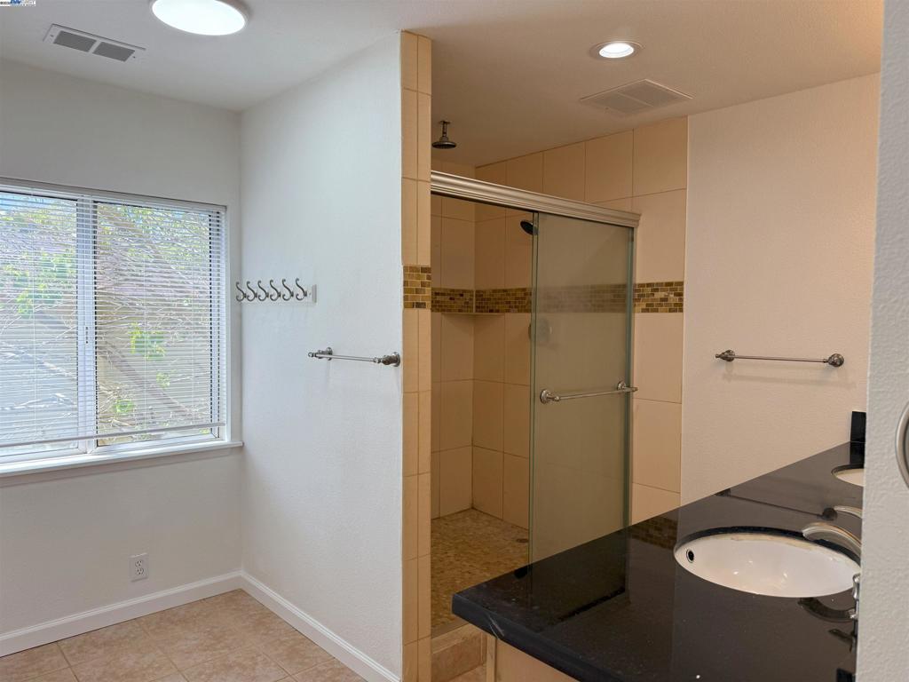 EL SOBRANTE - Residential