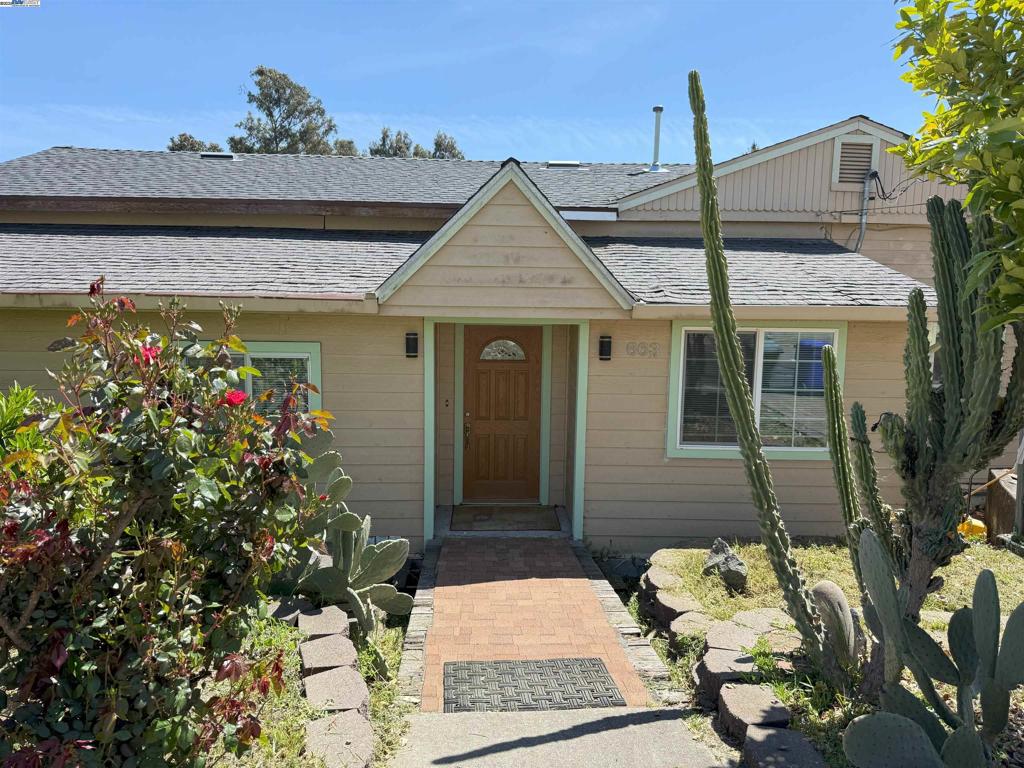 EL SOBRANTE - Residential