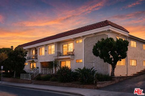 Photo of 440 Raymond Avenue, Santa Monica, CA 90405 (MLS # 26848557)
