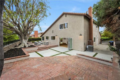 27662 Esla Mission Viejo CA 92691
