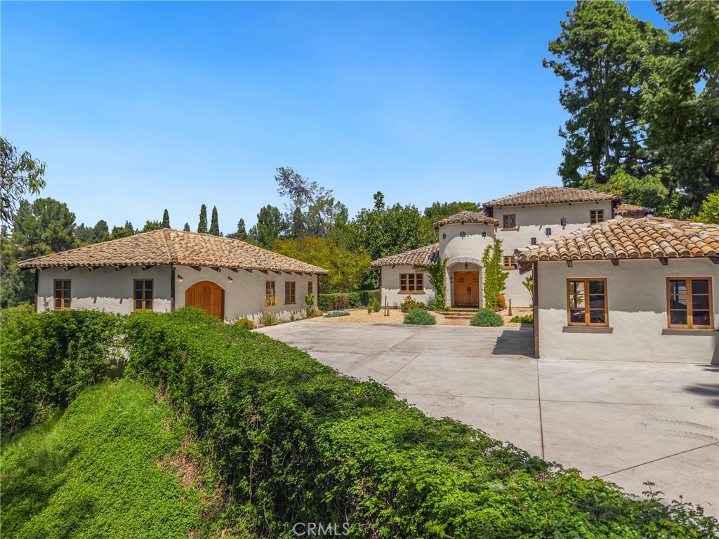 911 Laguna Road
