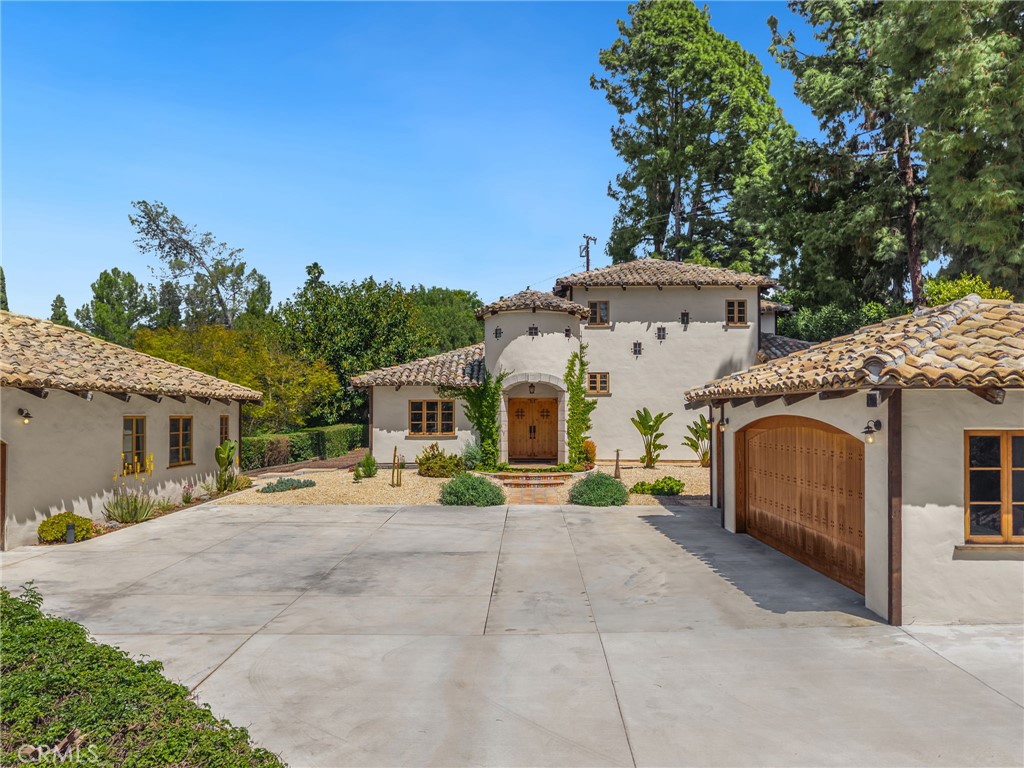 911 Laguna Road