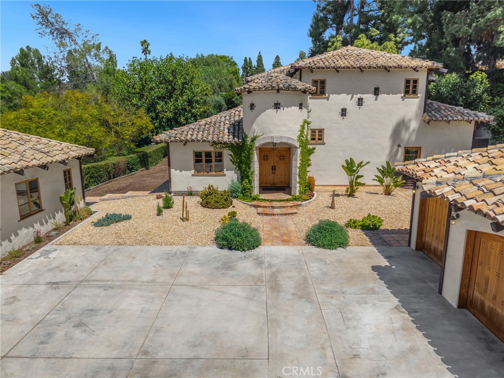 911 Laguna Road