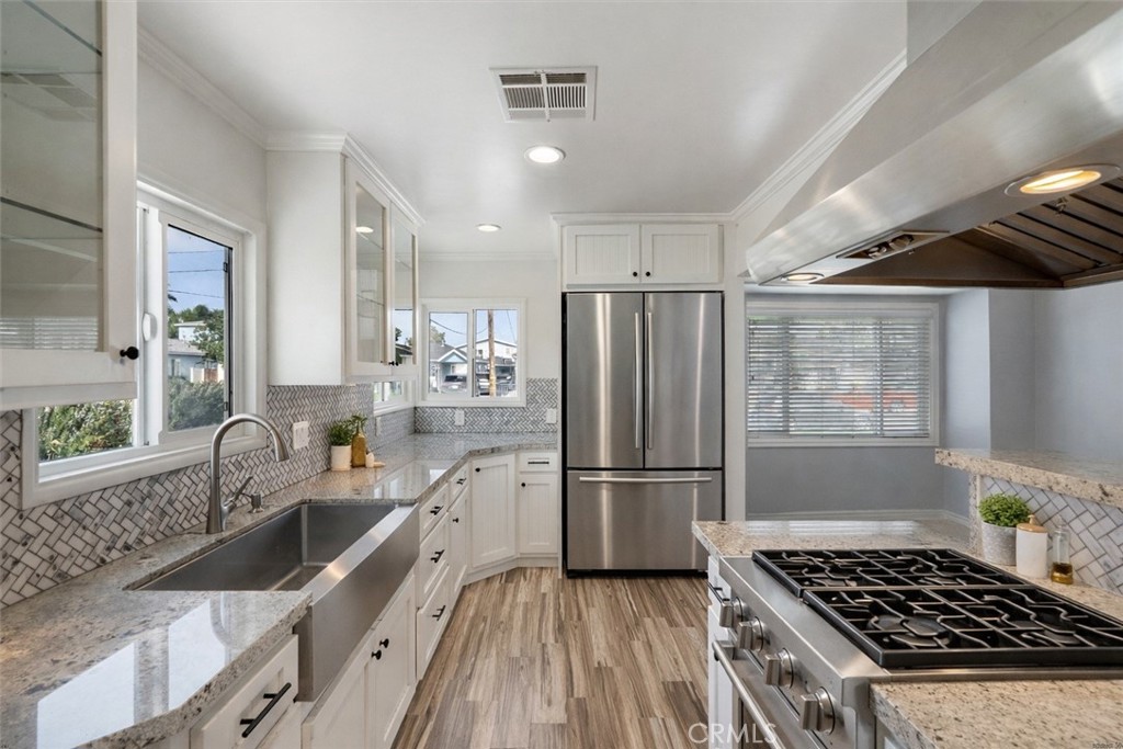 1532 1534 W 221st Street