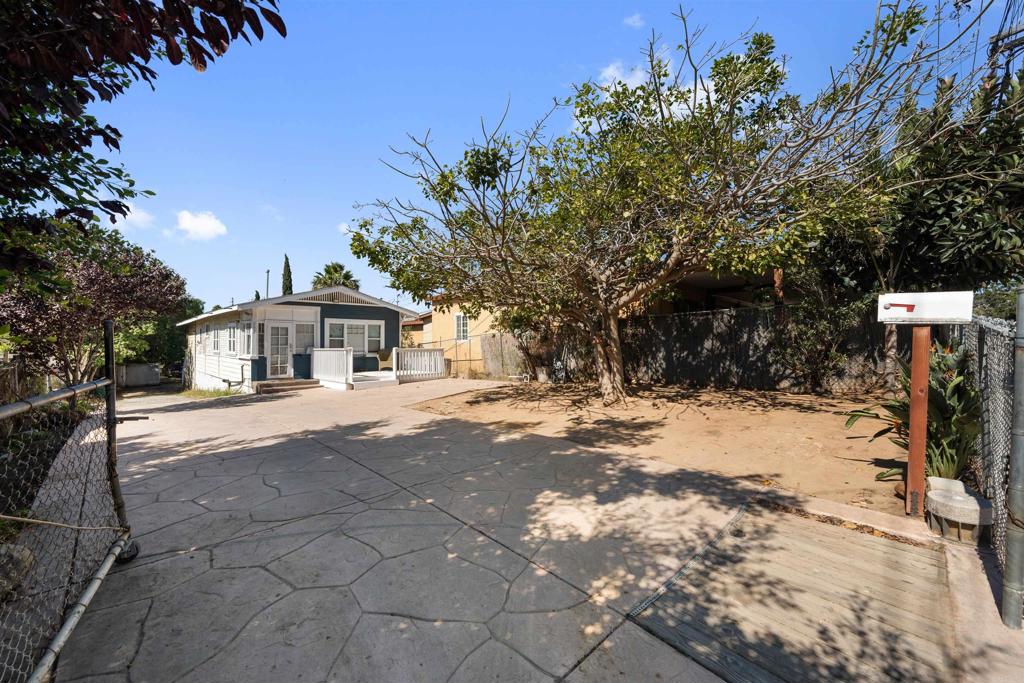 207 Cottonwood Road
