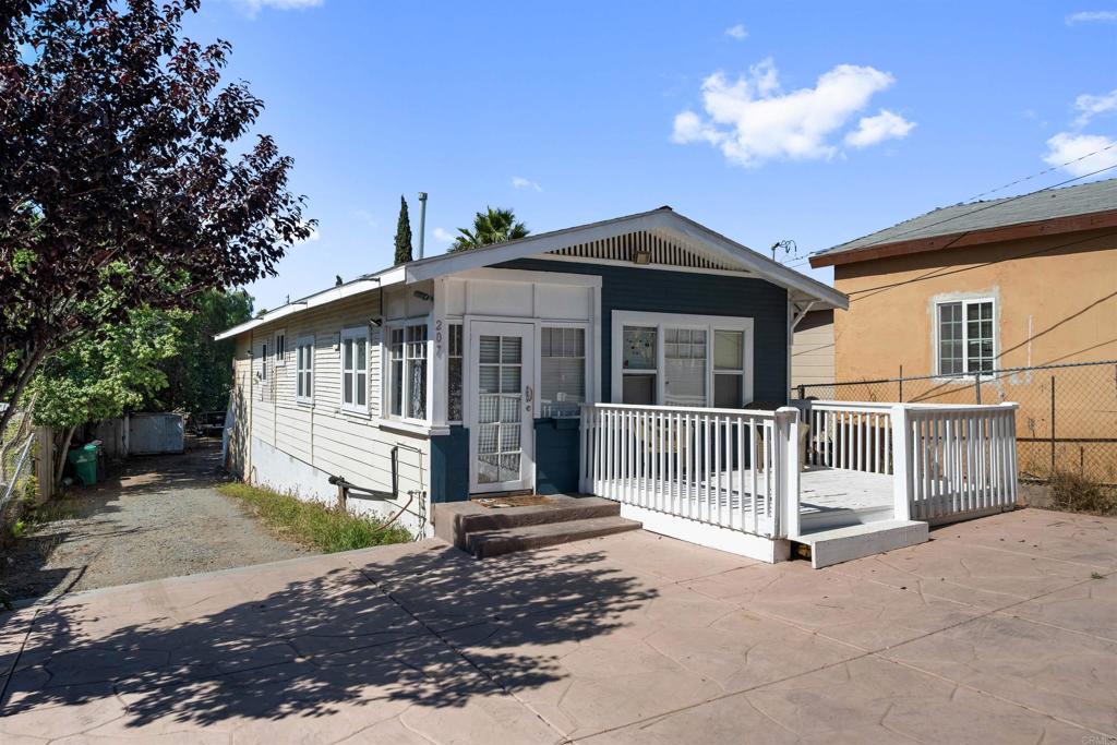 207 Cottonwood Road