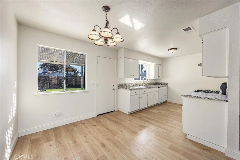 Coalinga, California 93210, United States, 3 Bedrooms Bedrooms, ,2 BathroomsBathrooms,Residential,Active,235803