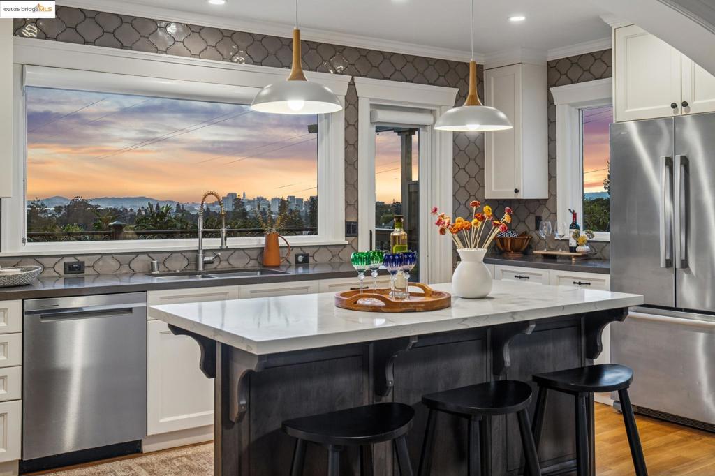 GLENVIEW - Residential