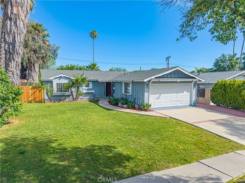 Photo of 24033 Mobile St St, West Hills, CA 91307 (MLS # SR26084120)
