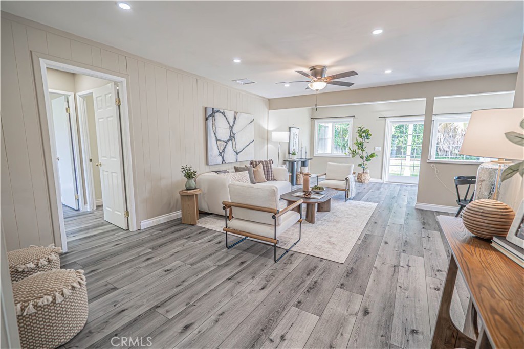 24033 Mobile St