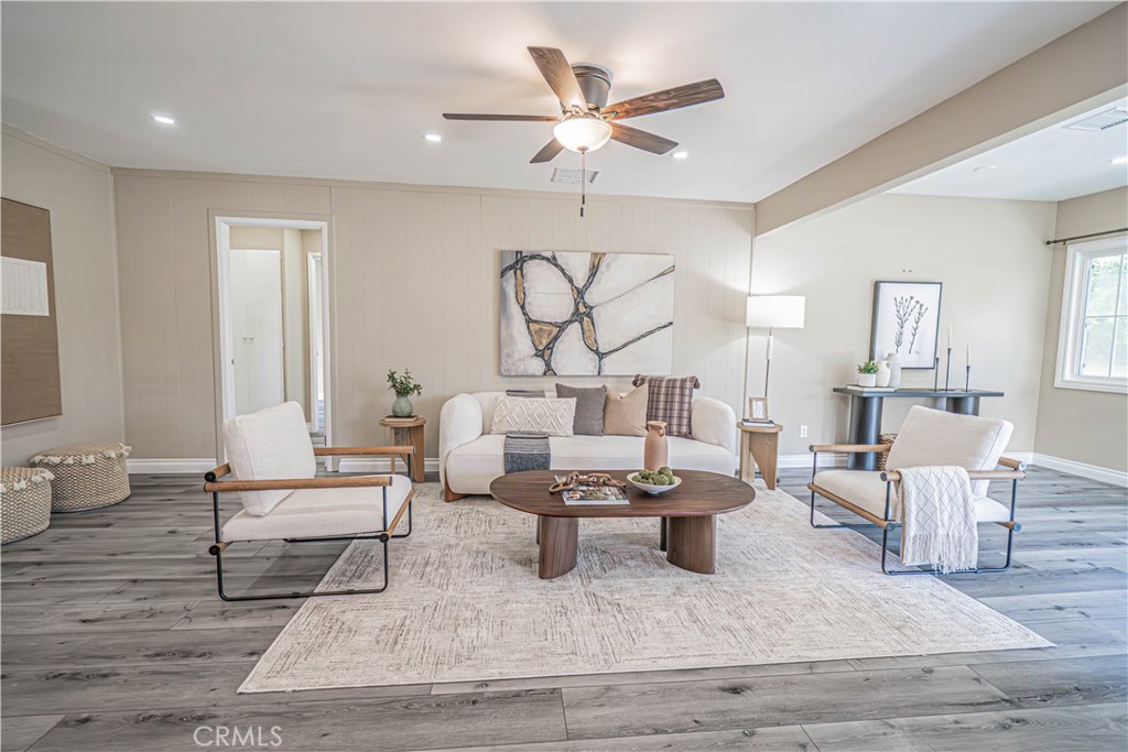 24033 Mobile St