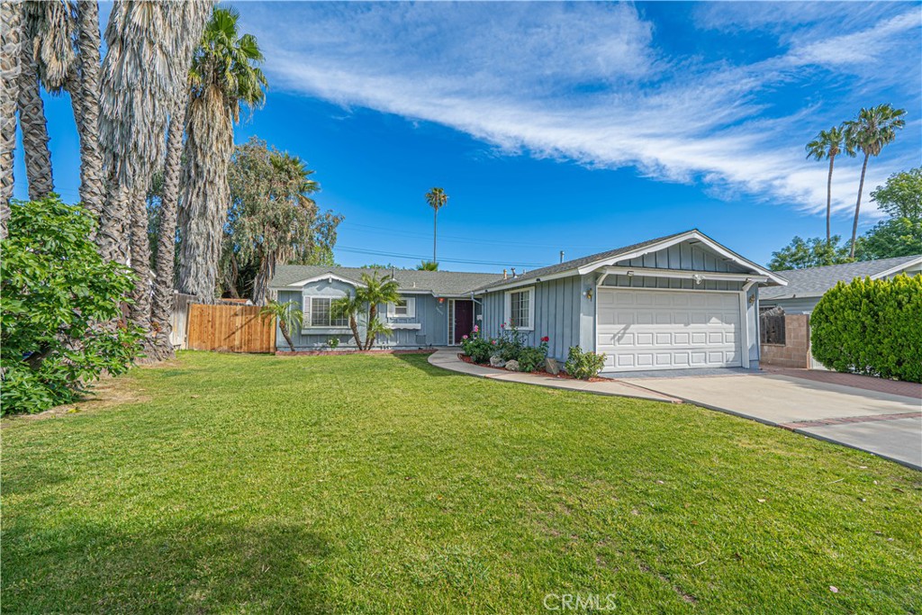 24033 Mobile St