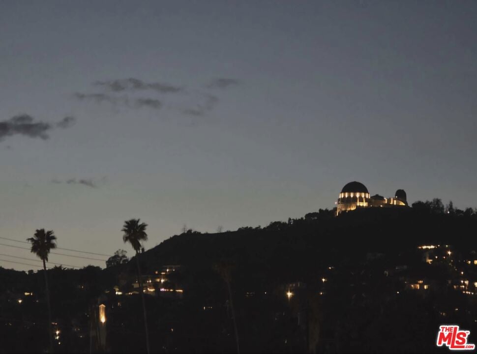 1443 N Mariposa