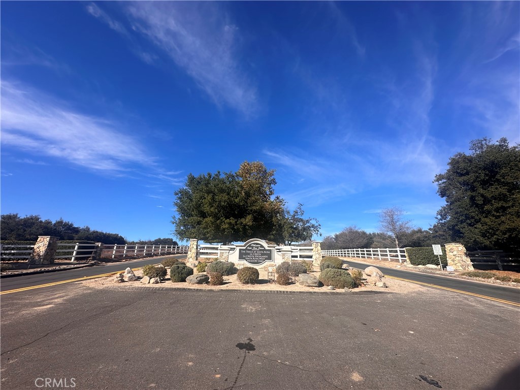 Seize the rare opportunity to own 5.21 acres in the heart of Murrieta, featuring breathtaking panoramic views. Murrieta is a distinguished community known for its beautiful homes and ranches. This lot has ample space for your custom estate, with endless possibilities to create your own paradise. Fully accessible with utilities available to connect at the street.