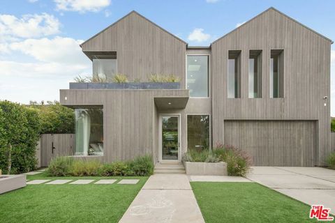 Photo of 1310 Preston Way, Venice, CA 90291 (MLS # 26665449)