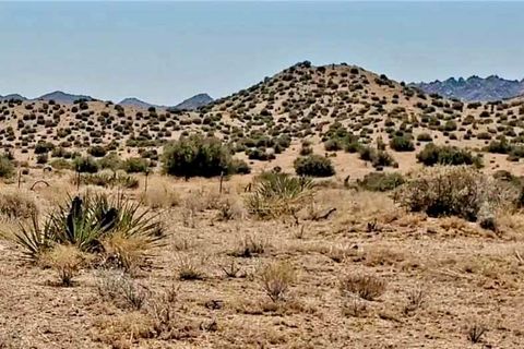 Photo of 0 Trails End Ox Yoke Pass, Pioneertown, CA 92268 (MLS # 219129516DA)