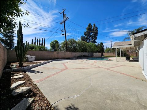 Tiny photo for 17530 Tuba Street, Northridge, CA 91325 (MLS # SR26050096)