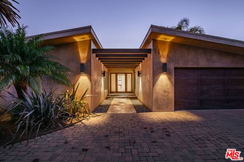 Photo of 20247 PIEDRA CHICA Road, Malibu, CA 90265 (MLS # 25571819) Photo of 20247 PIEDRA CHICA Road, Malibu, CA 90265 (MLS # 25571819)