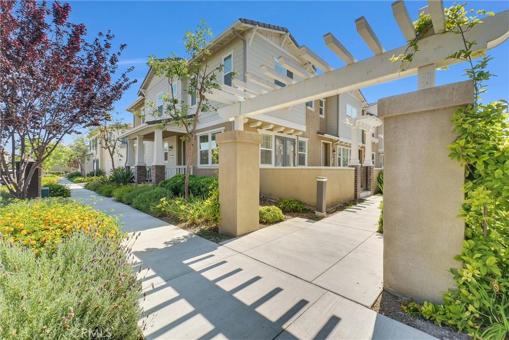 16042 Voyager Avenue