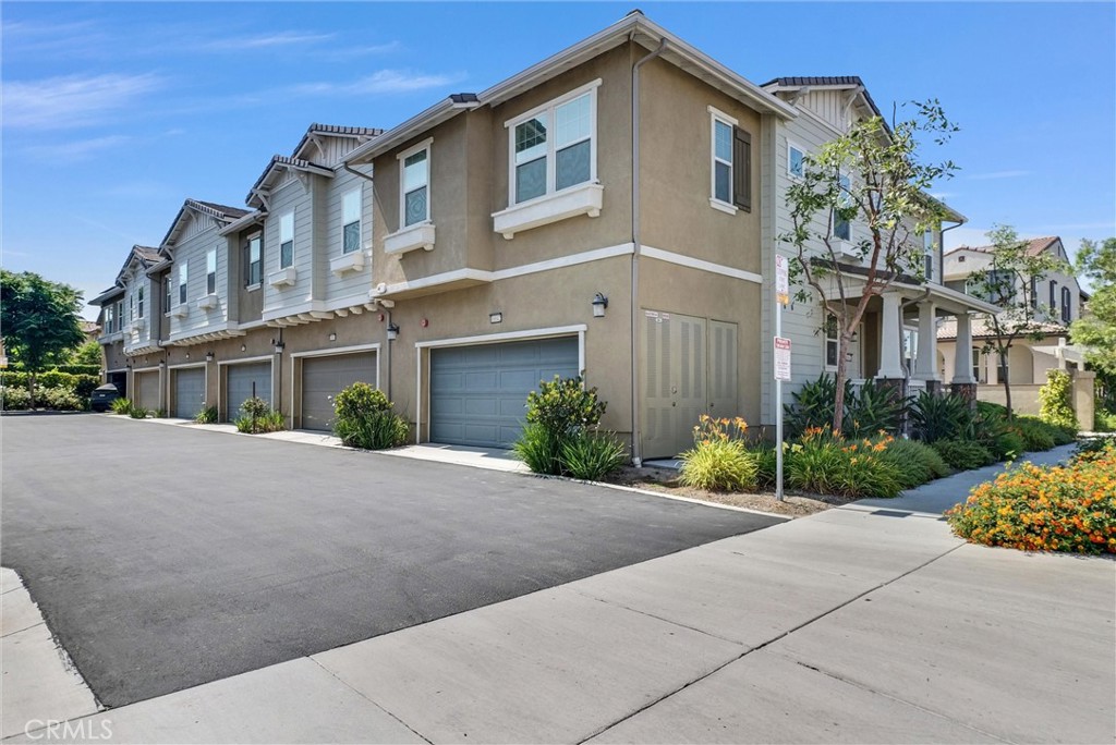 16042 Voyager Avenue