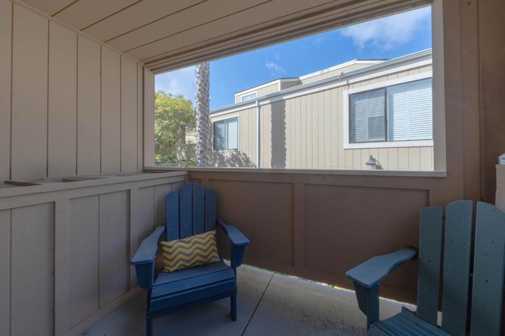 820 Casanova Avenue 30