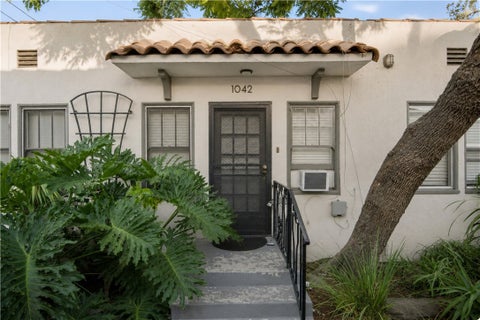 Photo of 1042 W 57th Street, Los Angeles, CA 90037 (MLS # CV26189987)